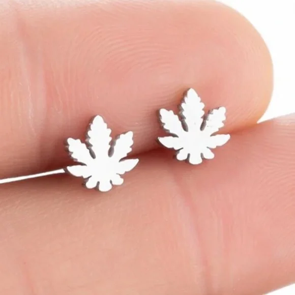 Silver Pot 420 Maple Leaf Earrings - Picture 1 of 1
